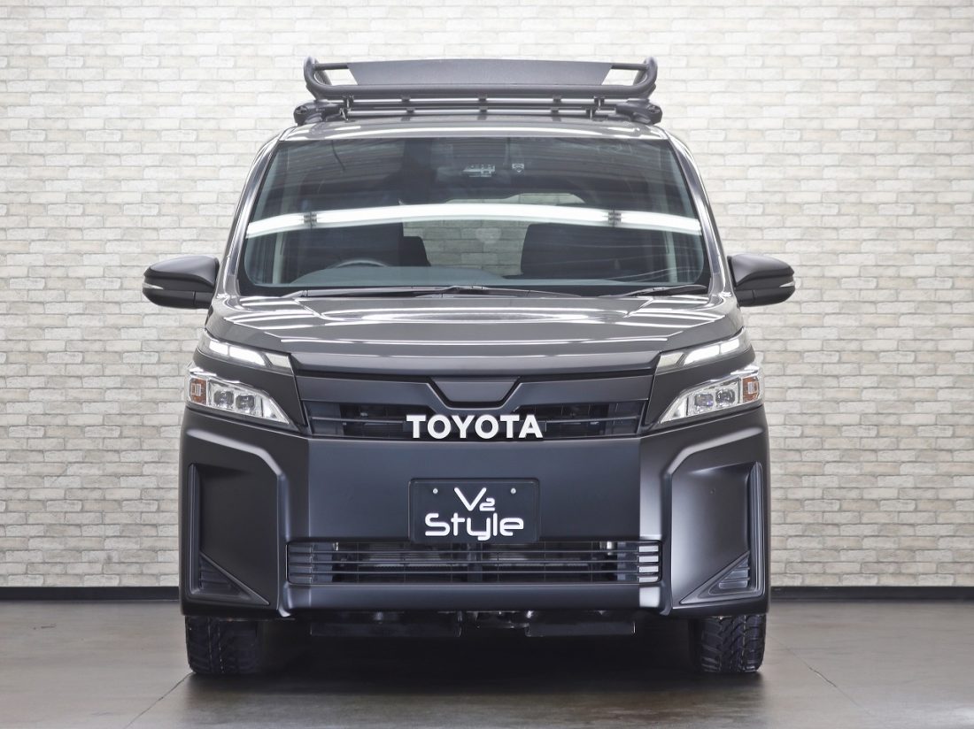 トヨタ ヴォクシー X｜LINEUPV2＝SUV×カスタム
